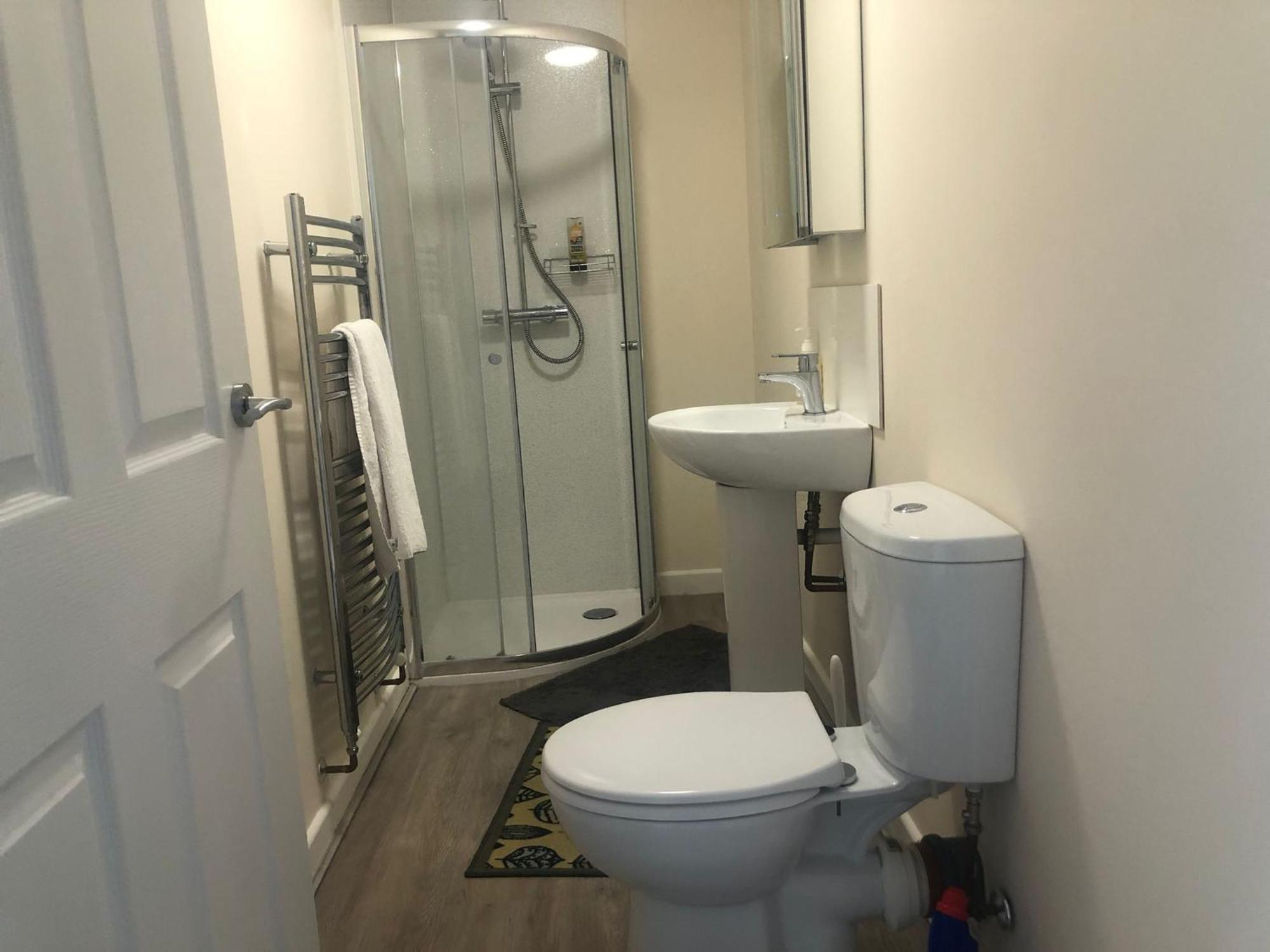 Entire Guest Suite With Gated Property Broad Blunsdon Ngoại thất bức ảnh